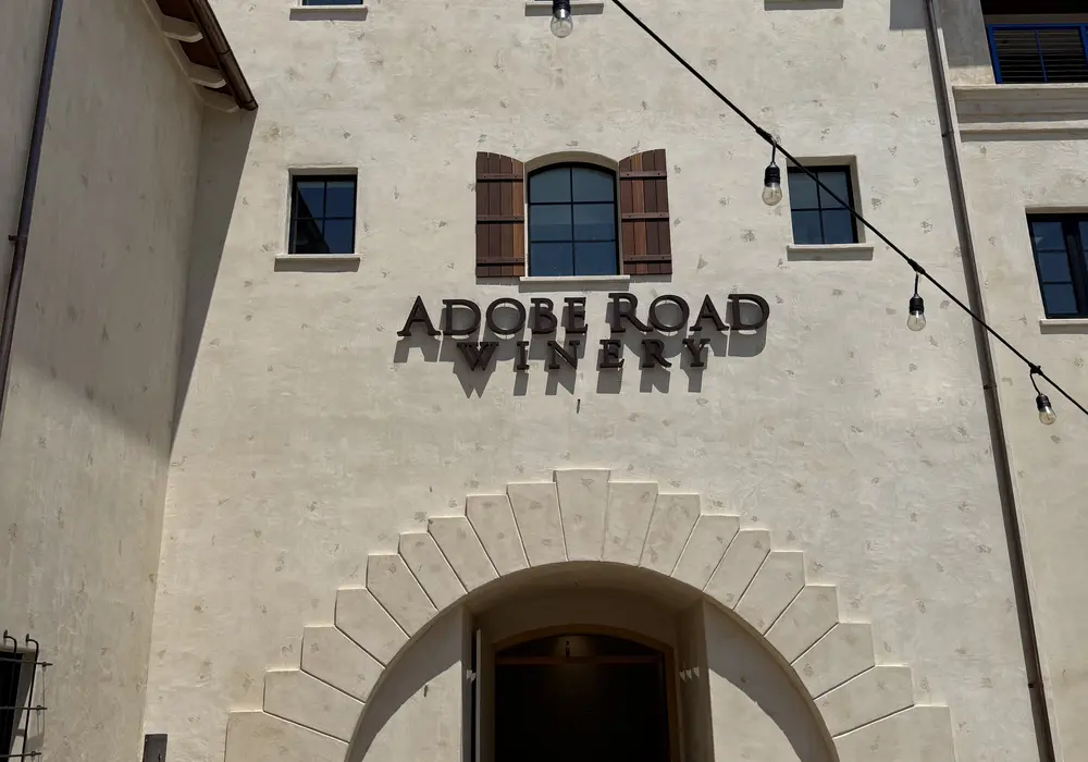 custom lighted signs for restaurant business