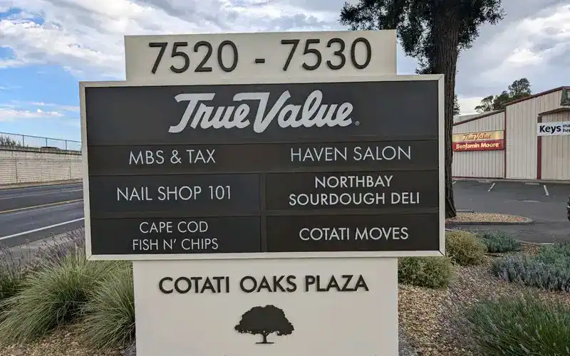 Custom tenant monument sign